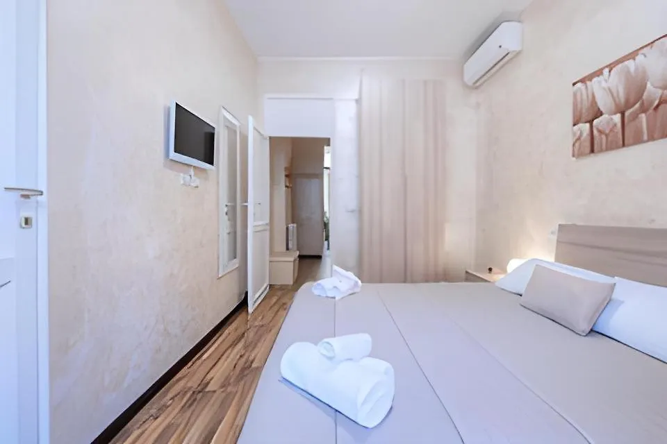 Leone Vatican House Roma